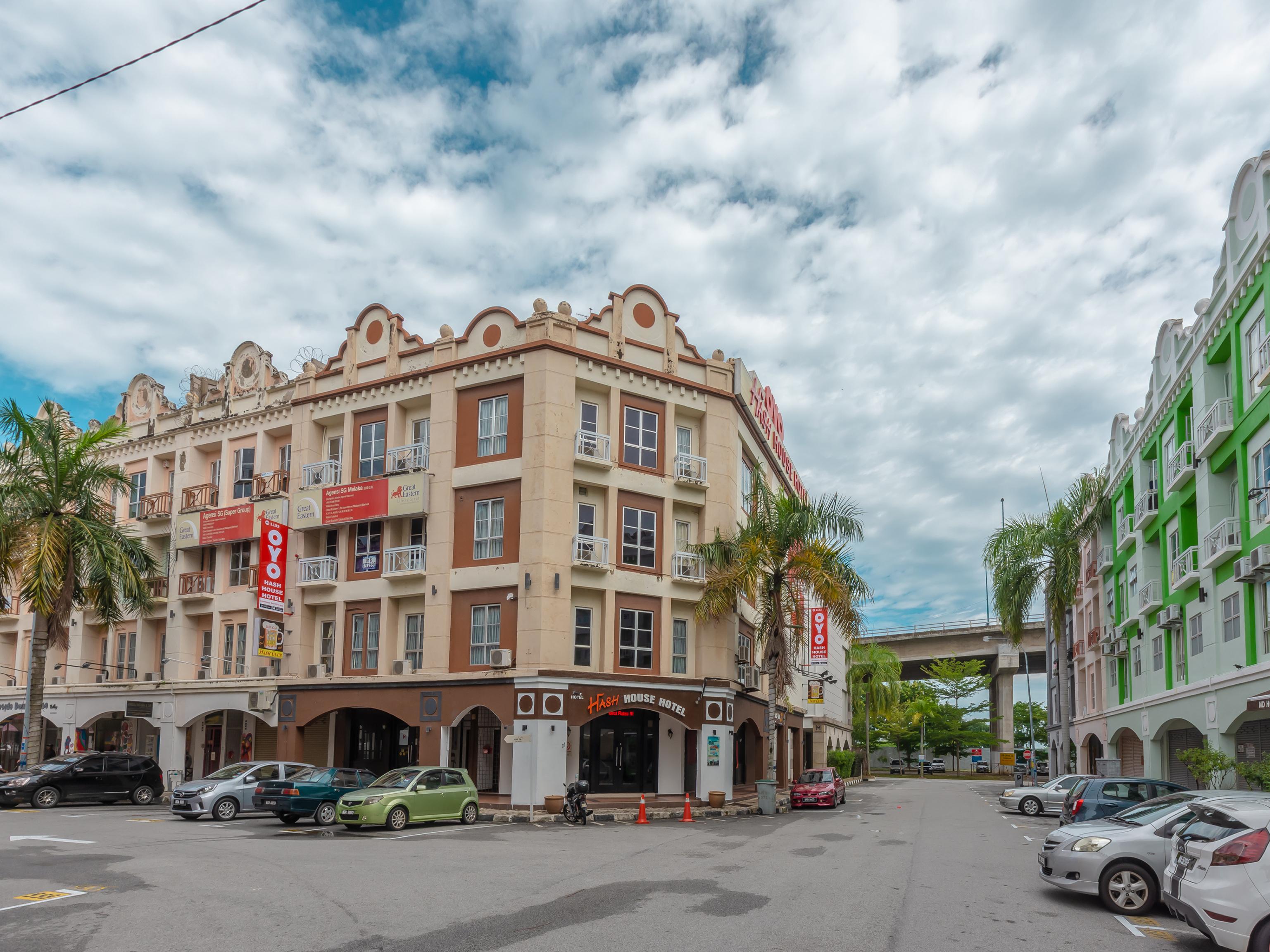 Oyo 1192 Hash House Hotel
