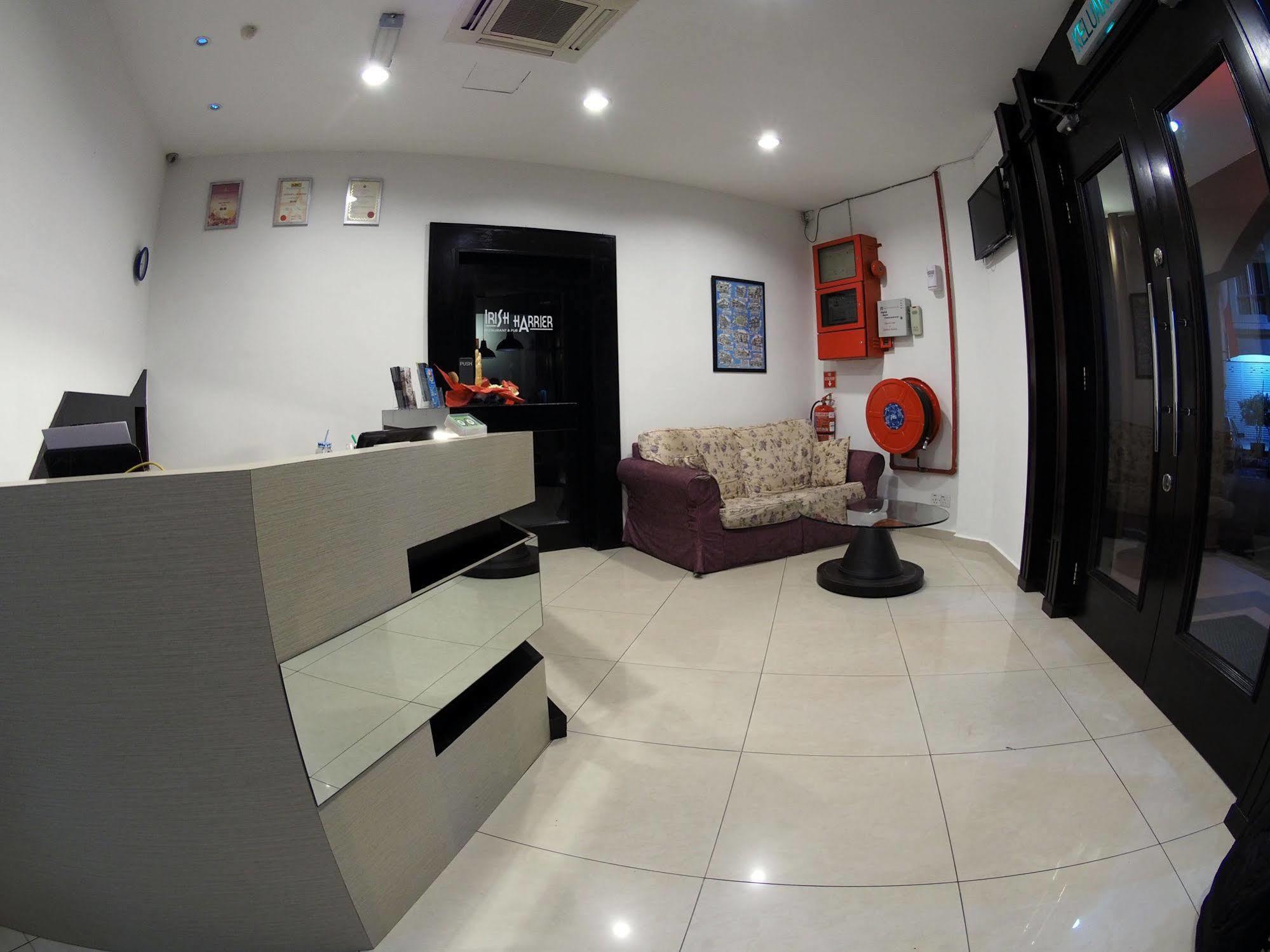 Oyo 1192 Hash House Hotel 2*